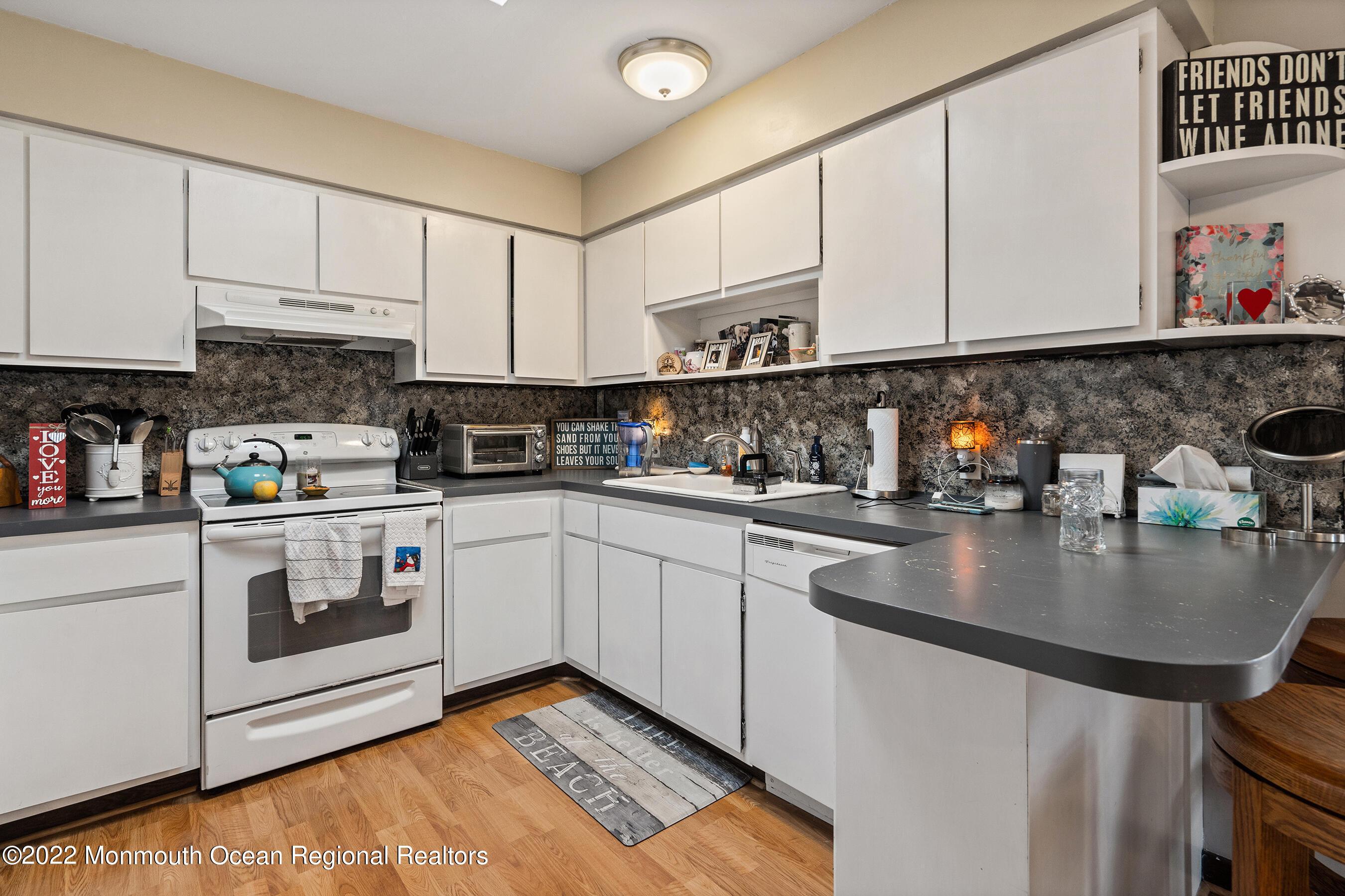 Photo of 608 Union Avenue, Brielle NJ 08730