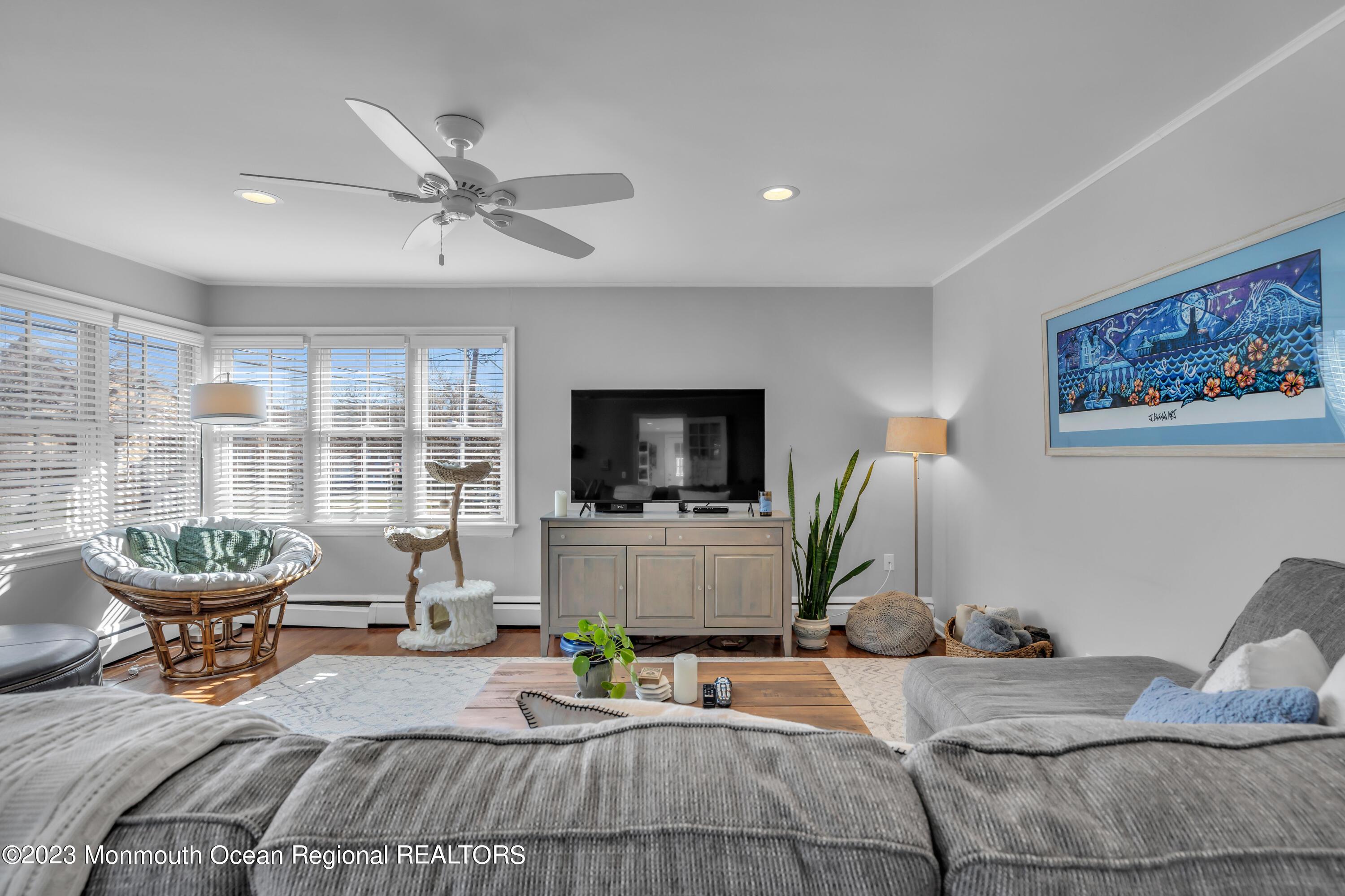 Light & Bright with north and eastern exposures