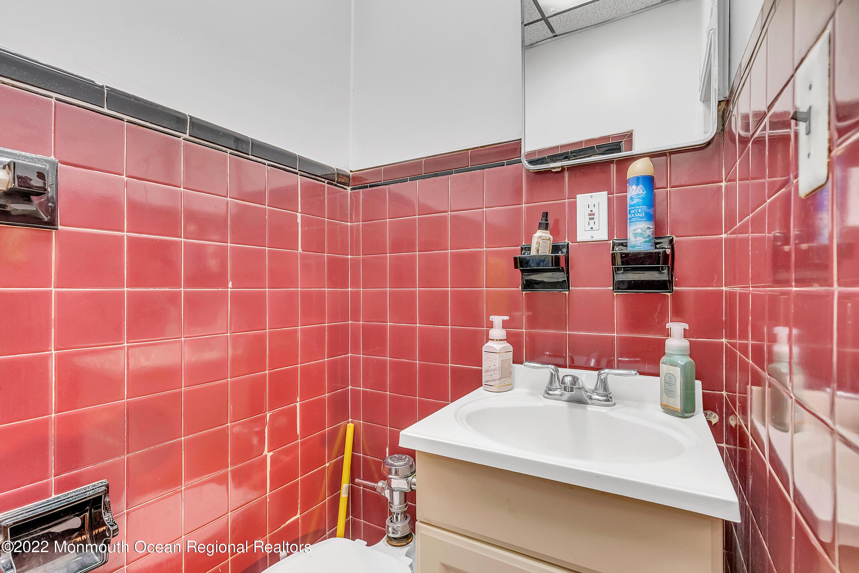 Photo of 321-323 Main Street, Bradley Beach NJ 07720