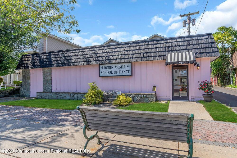 Photo of 711 Main Street, Avon-by-the-sea NJ 07717