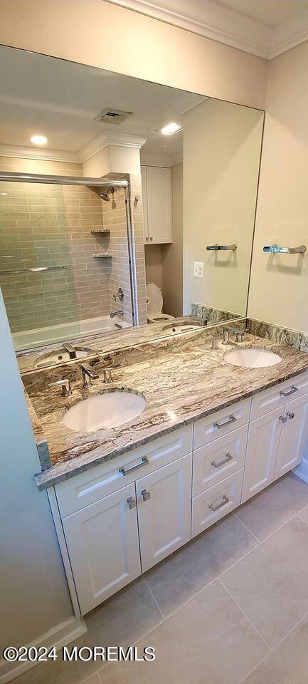 2nd Floor Main Bedroom Vanity