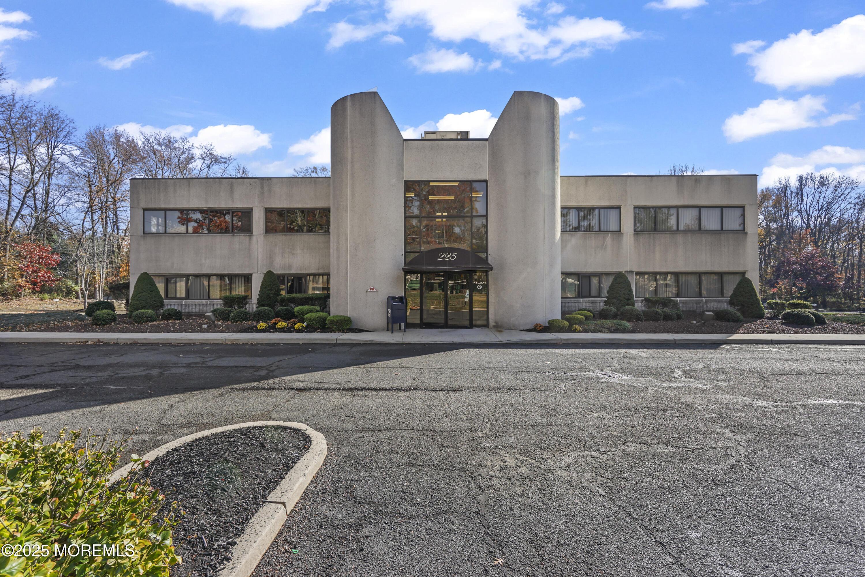 Image of 225 Gordons Corner Road 2J, Manalapan NJ 07726