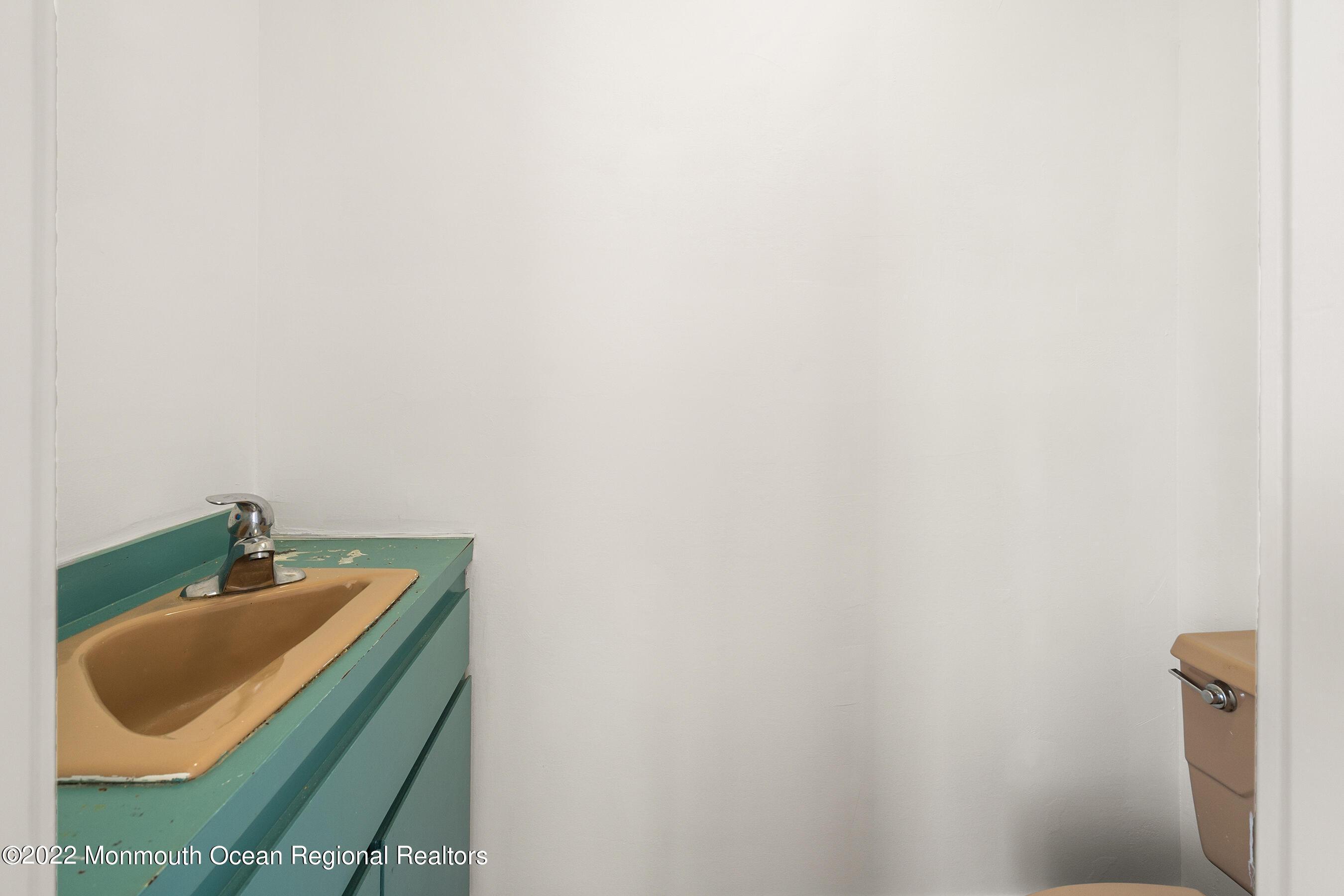 Photo of 608 Union Avenue, Brielle NJ 08730