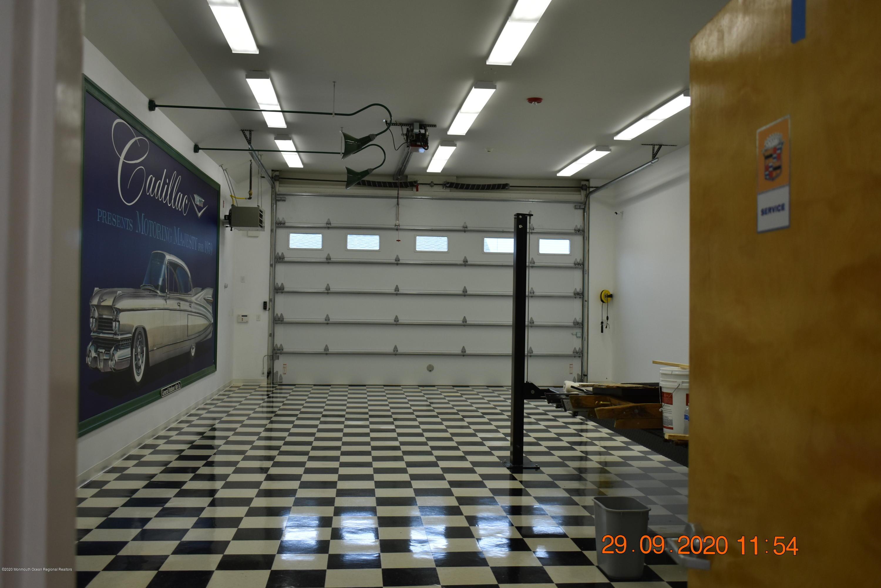 Auto Showroom