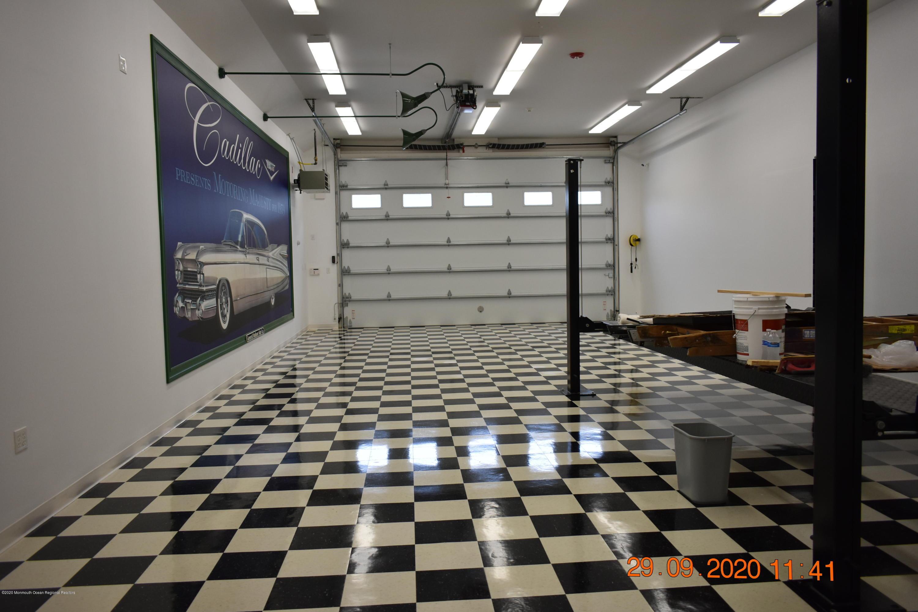 Immaculate freshly painted