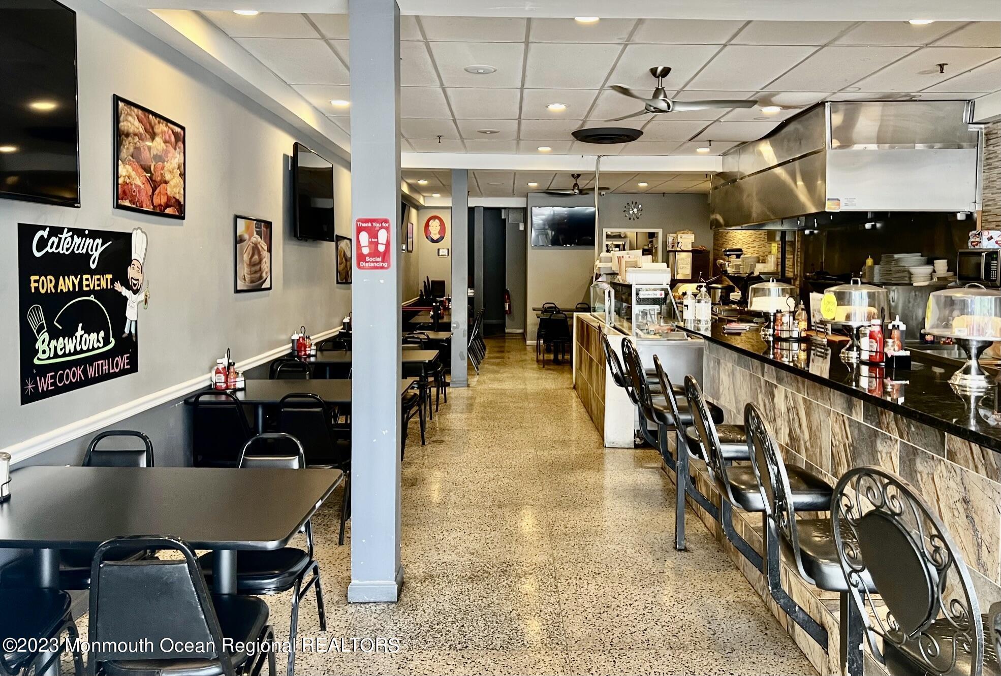 Clean, updated, spacious restaurant.