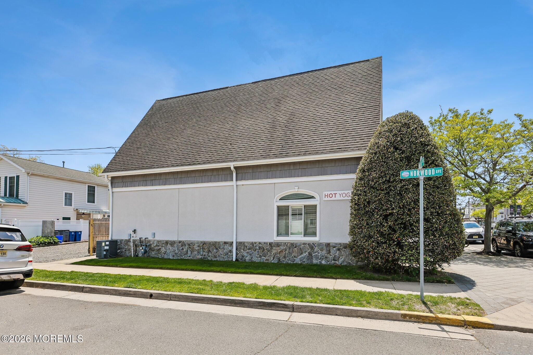 Photo of 622 Main Street, Avon-by-the-sea NJ 07717