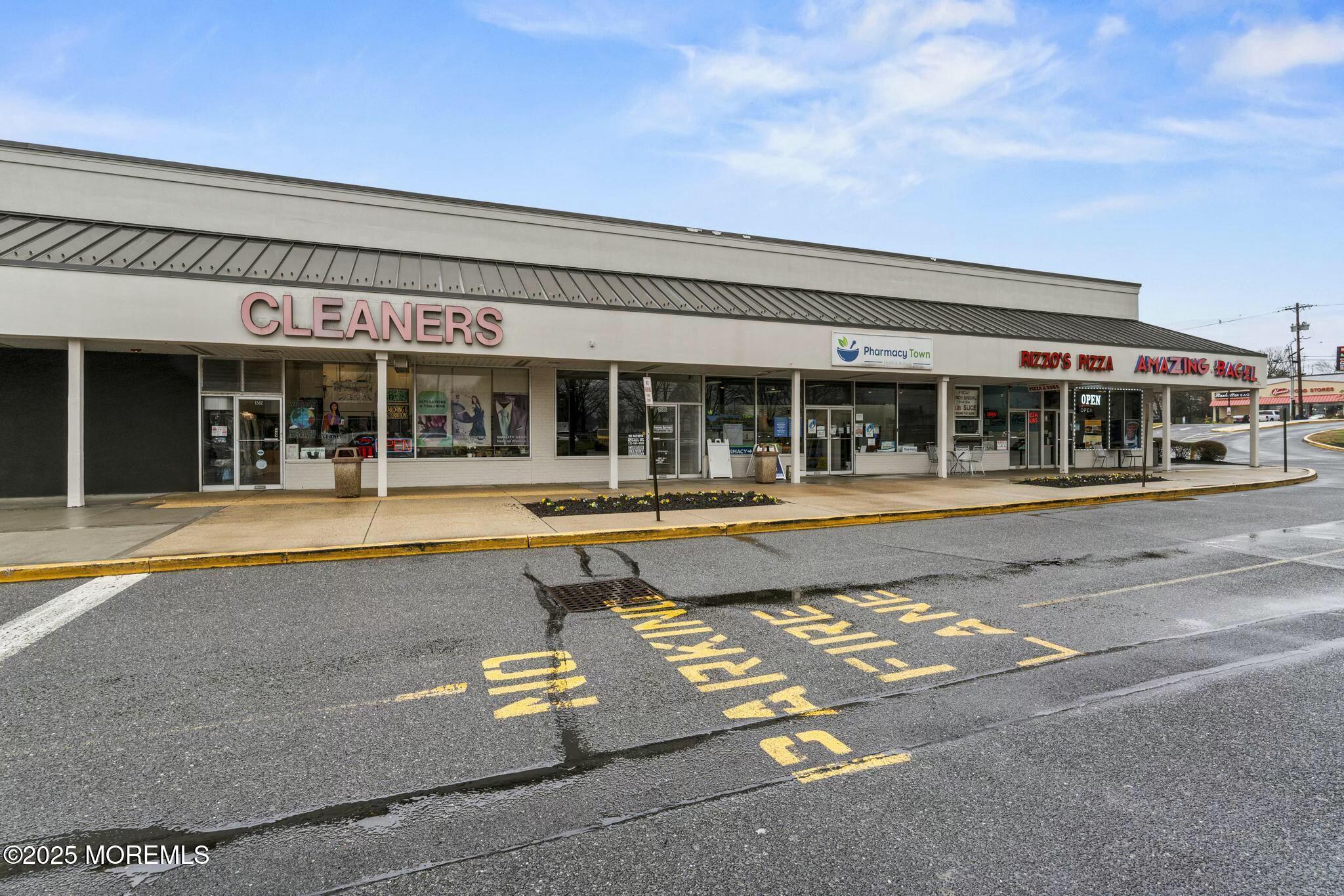 Photo of 1582 NJ-35 Plaza, Ocean Twp NJ 07712